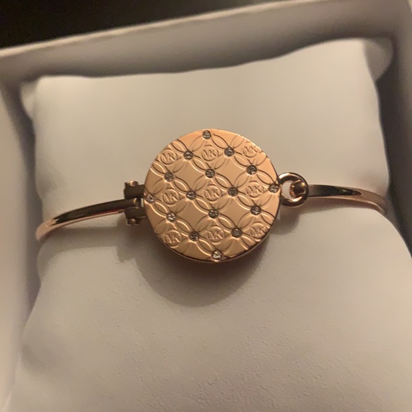 NWT Michael Kors Oval Rose Gold SS Bangle Monogram Bracelet new in box - Picture 5 of 5